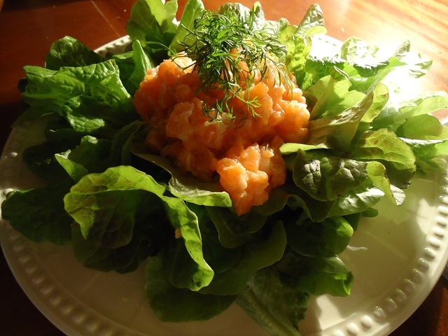 salad-with-salmon-tartar
